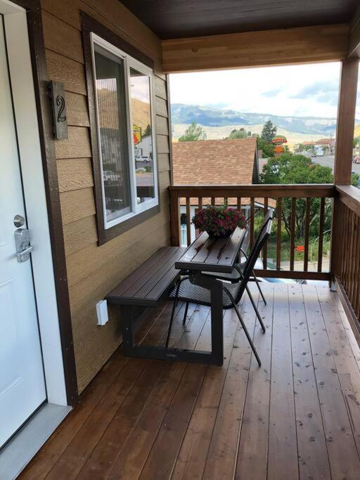 Parkway Yellowstone Guest House Room #2 Gardiner Bagian luar foto