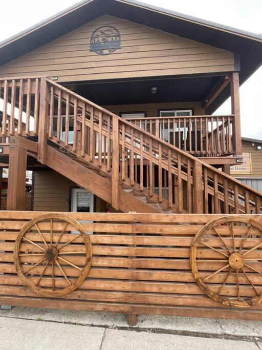 Parkway Yellowstone Guest House Room #2 Gardiner Bagian luar foto
