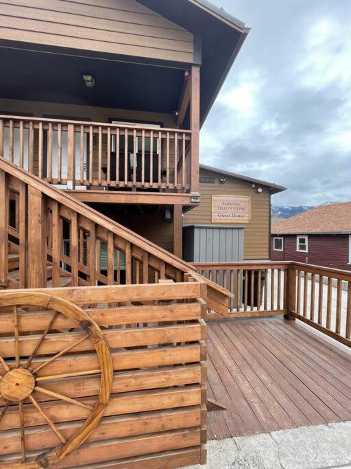 Parkway Yellowstone Guest House Room #2 Gardiner Bagian luar foto