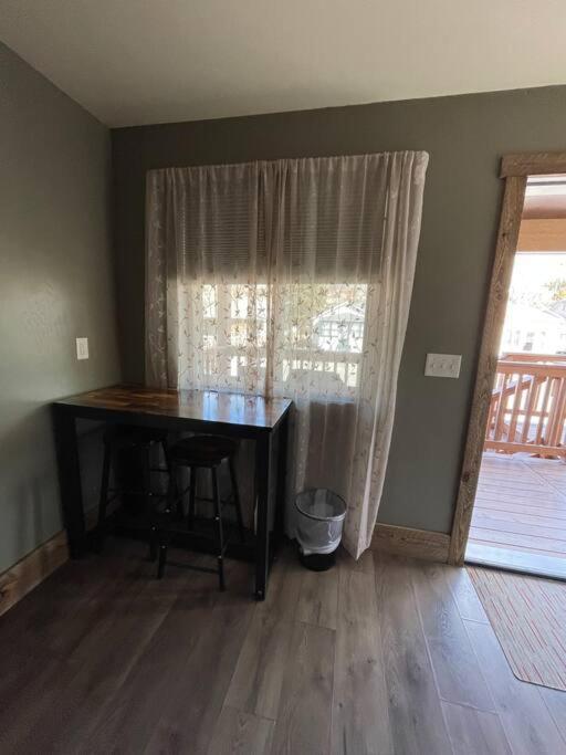 Parkway Yellowstone Guest House Room #2 Gardiner Bagian luar foto
